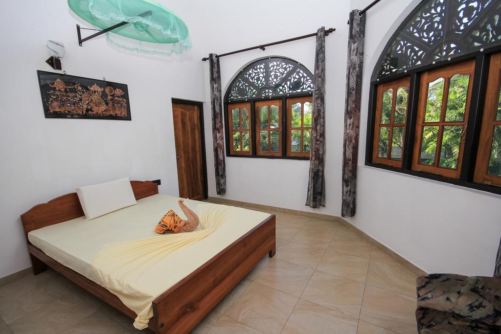 Negombo Village Guesthouse Exterior photo